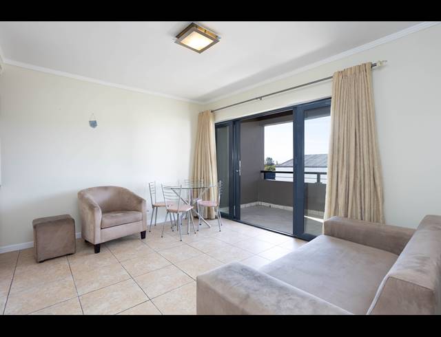 1 BEDROOM APARTMENT TO LET IN CLAREMONT
